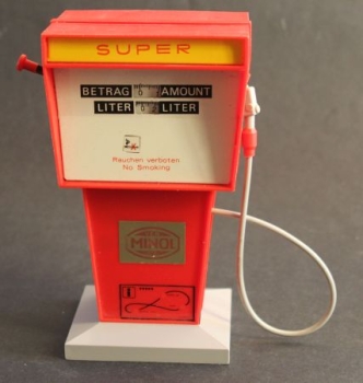 Minol VEB Gaspump 1965 Plastic with frictiondrive (8155)